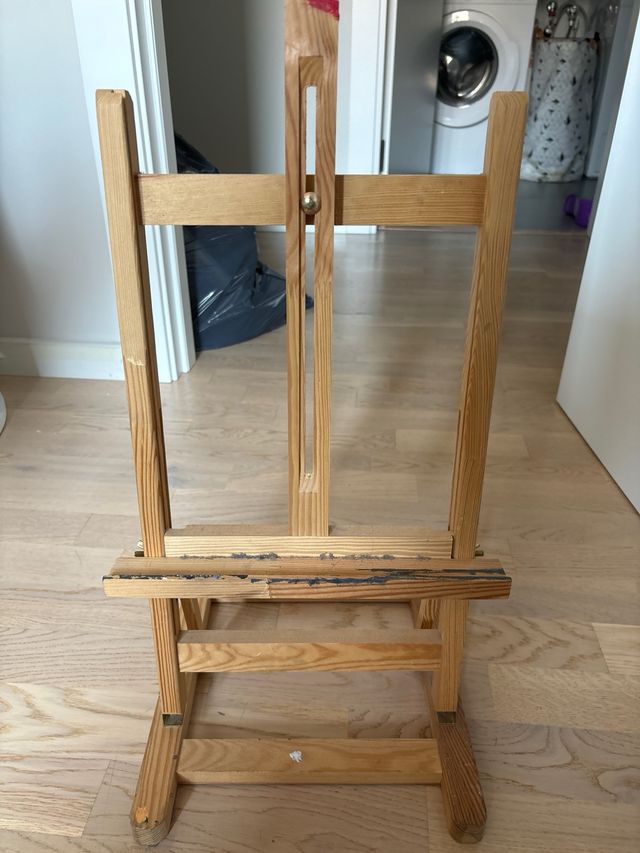 caballete con lienzo