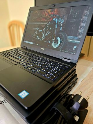Portátil DELL para trabajar y jugar