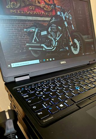 Portátil DELL para trabajar y jugar