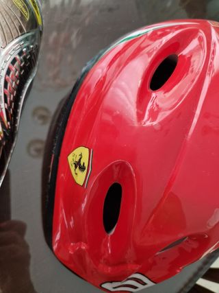 Espinilleras y casco