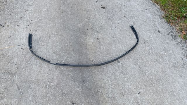 Faldón goma paragolpes delantero