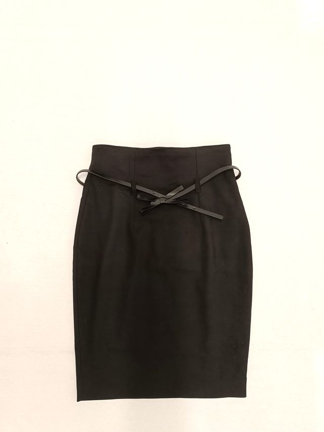 Gonna nera, forma matita, lunghezza media taglia S