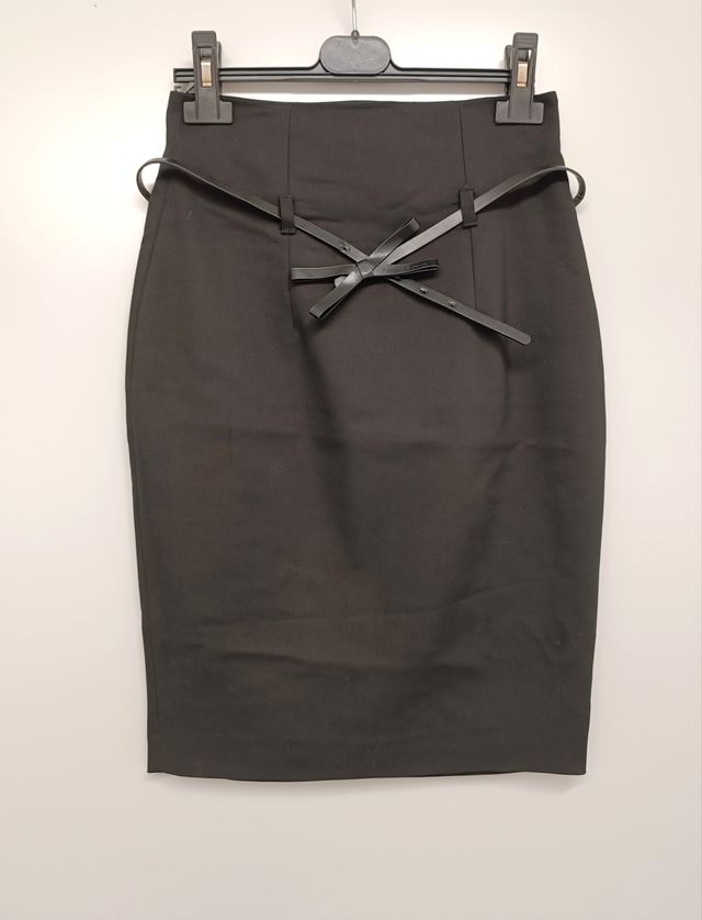 Gonna nera, forma matita, lunghezza media taglia S