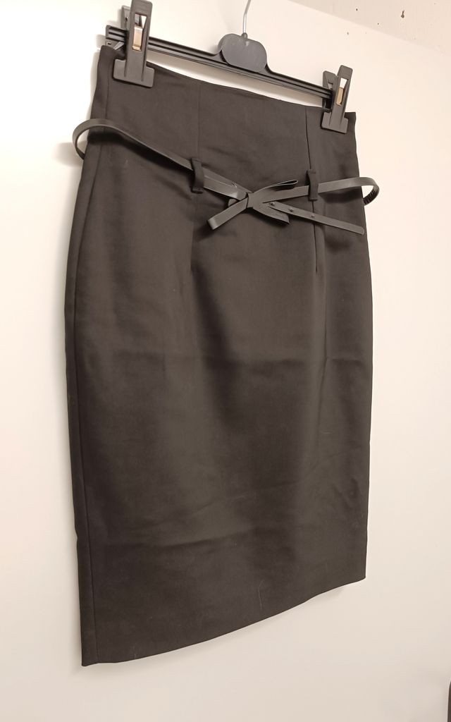 Gonna nera, forma matita, lunghezza media taglia S