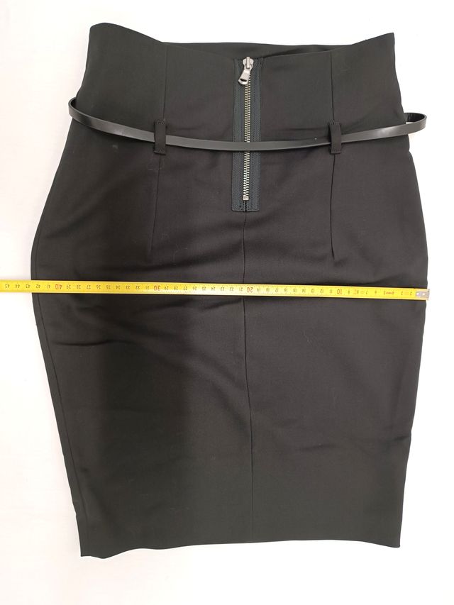 Gonna nera, forma matita, lunghezza media taglia S