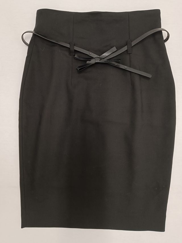 Gonna nera, forma matita, lunghezza media taglia S