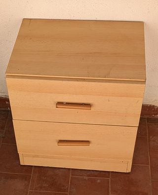 Mesita cajonera
