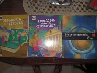 Libros de texto de 3°ESO a 10€ cada uno.