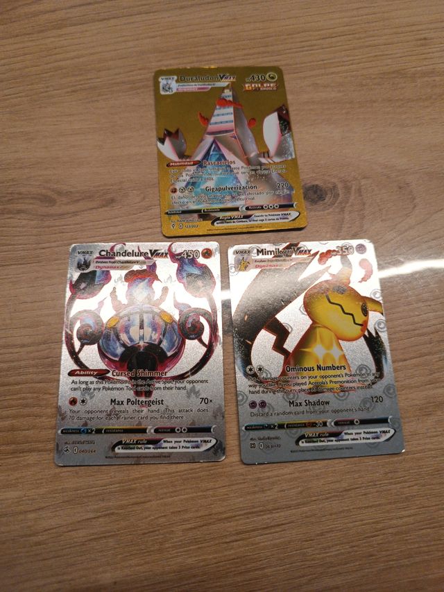 Cromo Pokemon plata y dorado Vmax