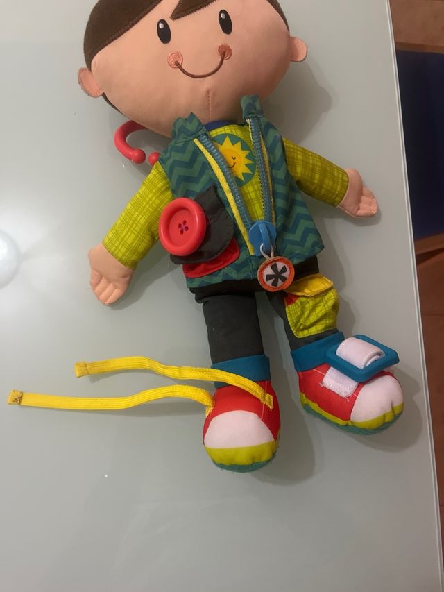 Muñeco playskool aprende a vestirse