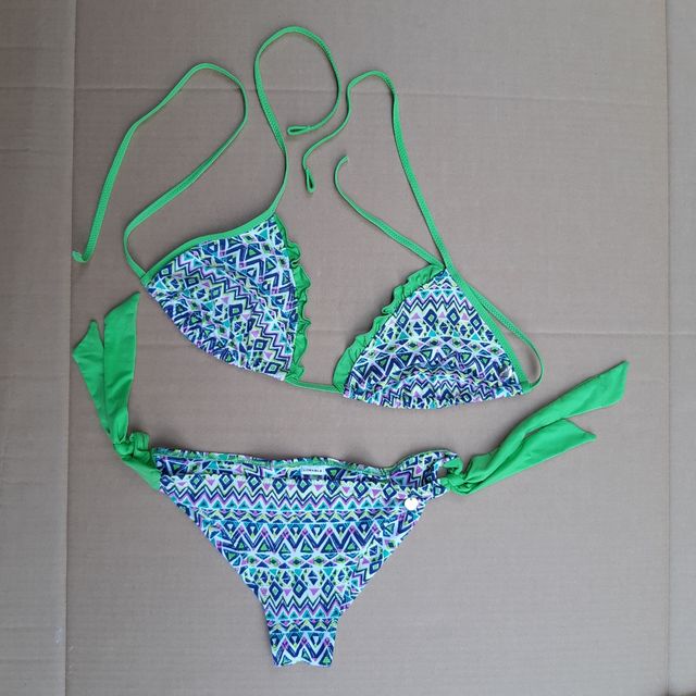 Costume da bagno, bikini, più due omaggi