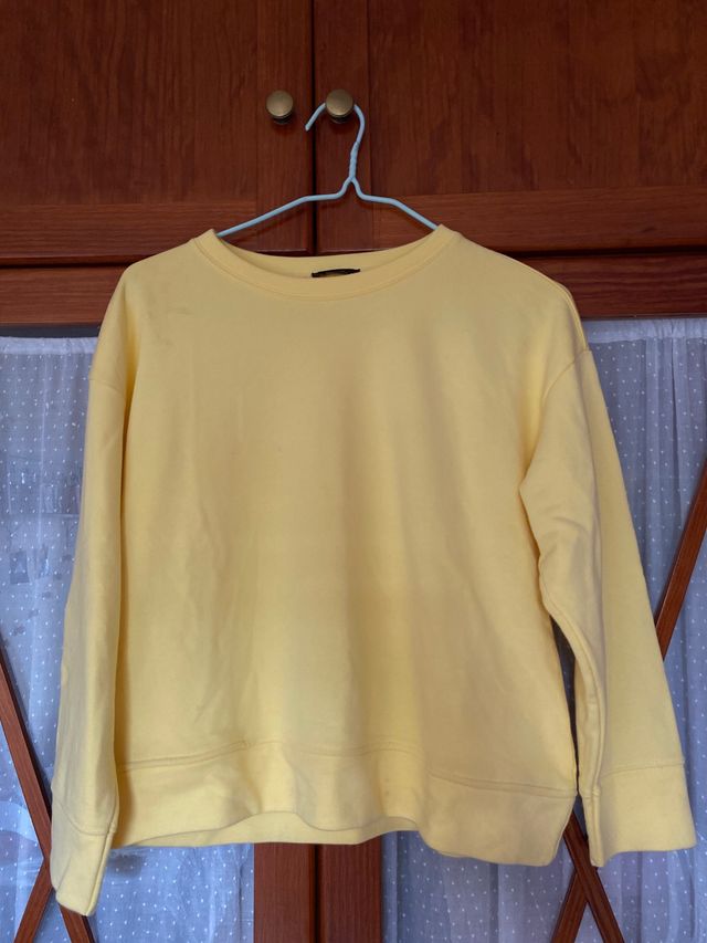 Sudadera amarilla