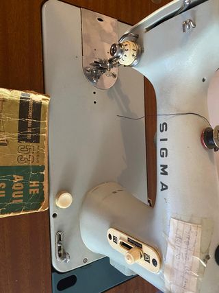 Maquina de coser Antigua SIGMA