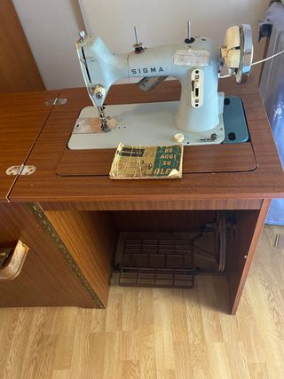 Maquina de coser Antigua SIGMA