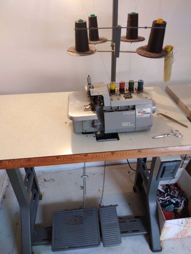 Tagliacuci professionale con tavolo