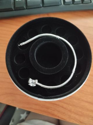 Pulsera charms lazo