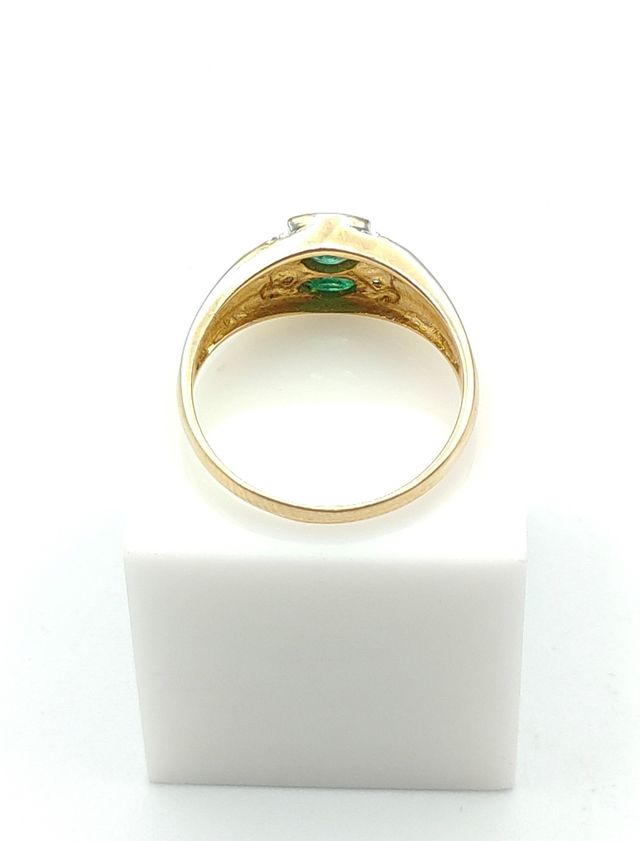 Anillo Oro Diamantes y Esmeraldas