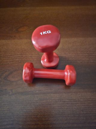 N. 2 Attrezzi da palestra 1 Kg cadauno