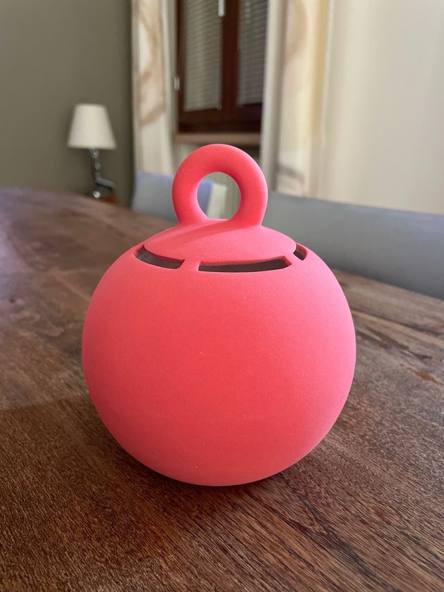 Salvadanaio di design in terracotta