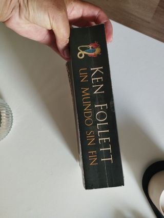 Novela Ken Follett