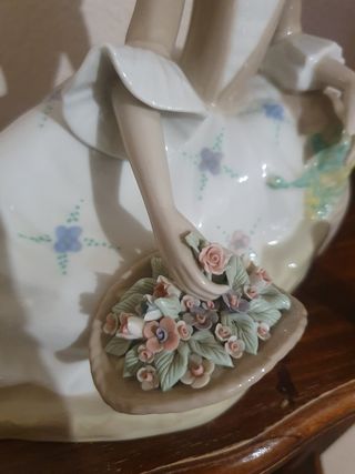 2 FIGURAS DE PORCELANA A JUEGO