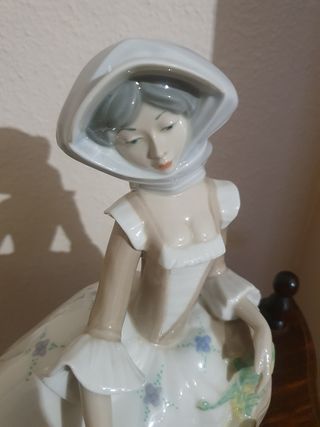 2 FIGURAS DE PORCELANA A JUEGO