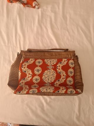 Conjunto maletín y pañuelo Quintana 