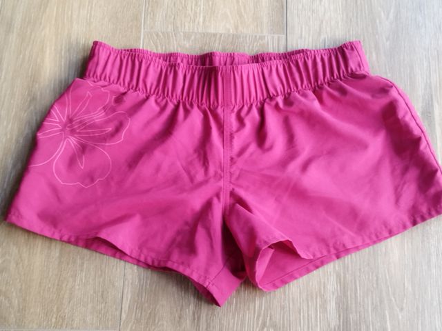 Calções vermelhos Decathlon