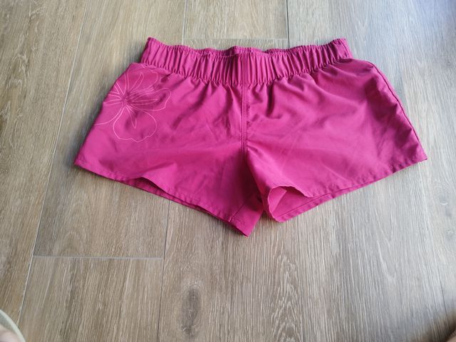 Calções vermelhos Decathlon