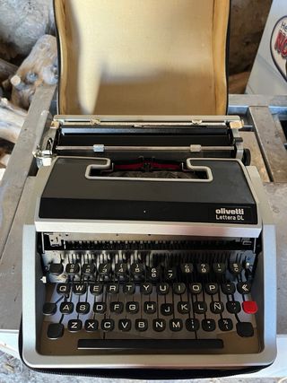 Maquina escribir antigua