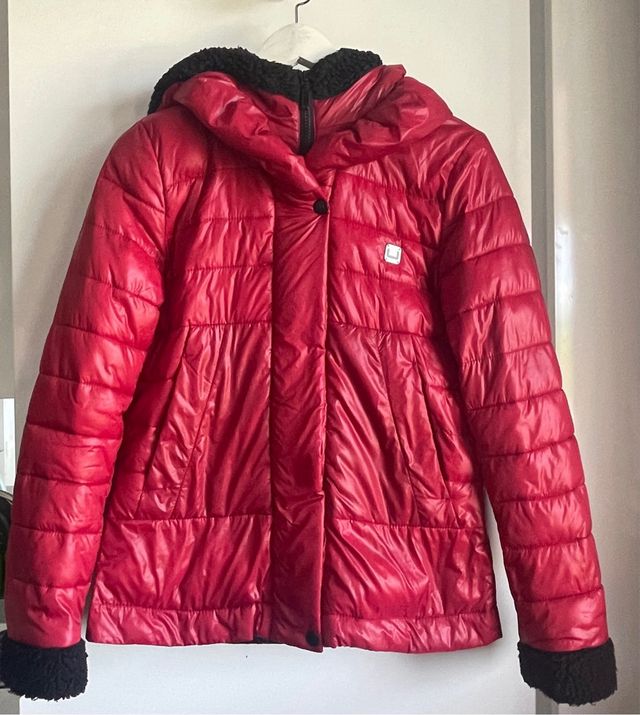Cazadora acolchada roja