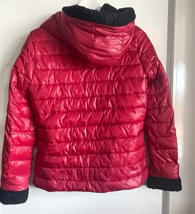 Cazadora acolchada roja