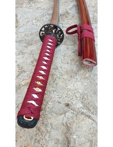 Katana roja con kit de limpieza