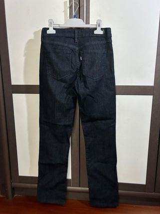 Pantalon vaquero “Levi’s” (TALLA: 36)