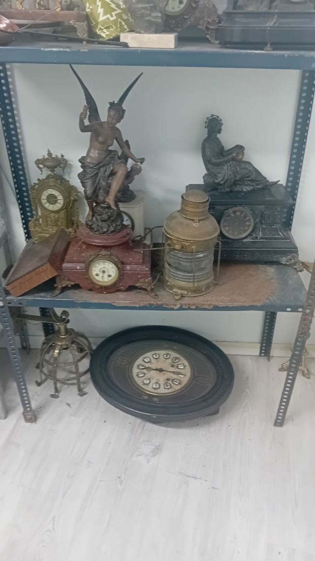 Antigüedades  en liquidación 