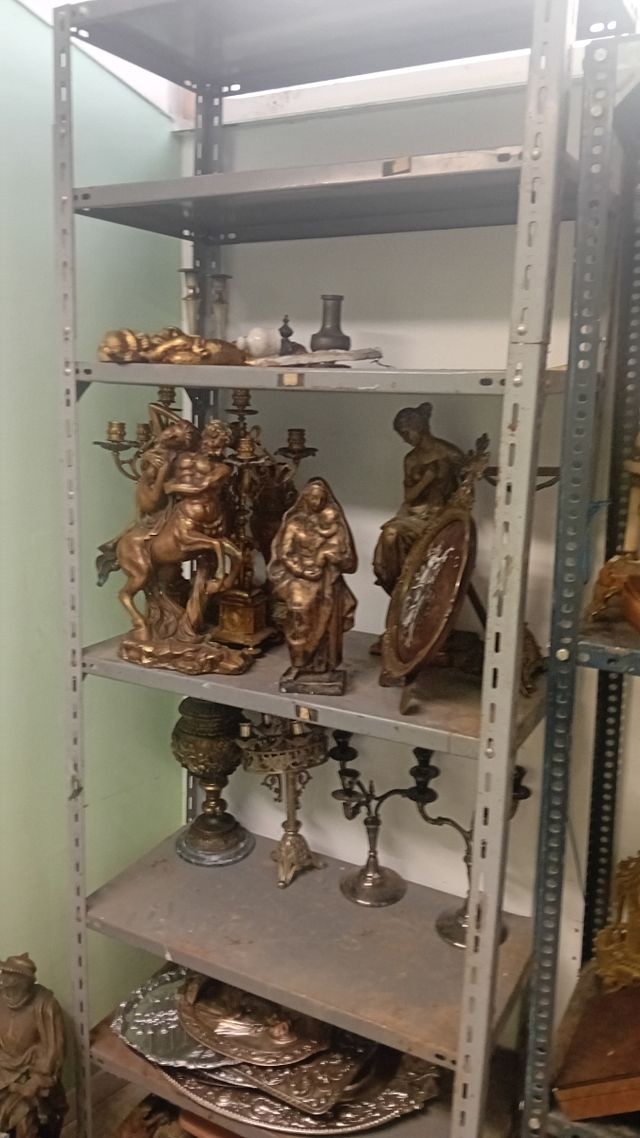 Antigüedades  en liquidación 