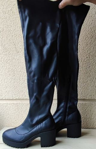 Botas altas 37 en su caja