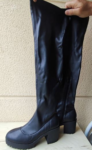 Botas altas 37 en su caja