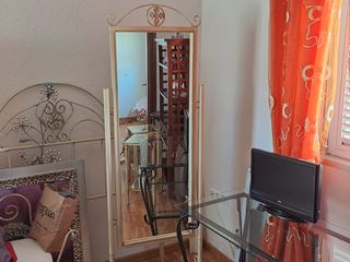 Dormitorio blanco de forja