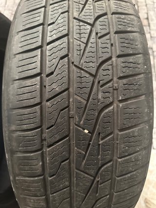 ruedas delinte de coche