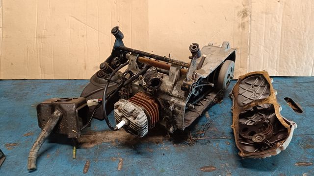 Scarabeo 50 2T motore