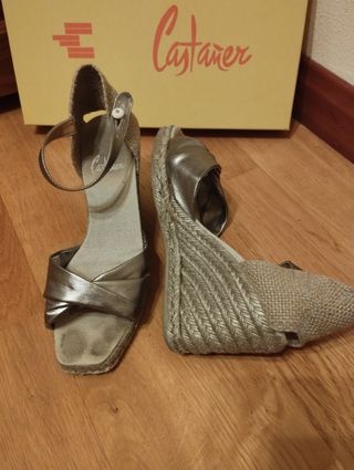 Sandalias Castañer plateadas