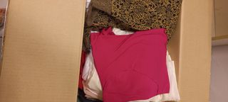 3 SCATOLONI DI STOFFE MISTE A 15 CAD