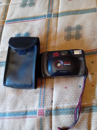 DOS CAMARAS DE FOTOS, UNA CANON