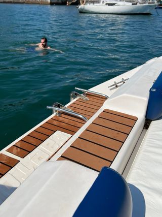 Barco faeton 710 