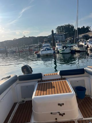 Barco faeton 710 