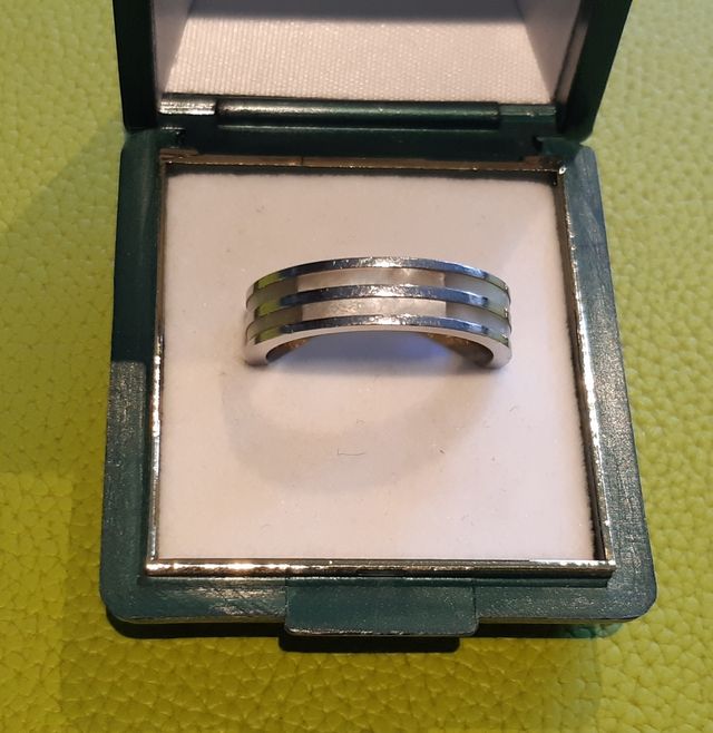 Anillo caballero