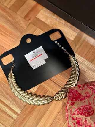 Collar alado