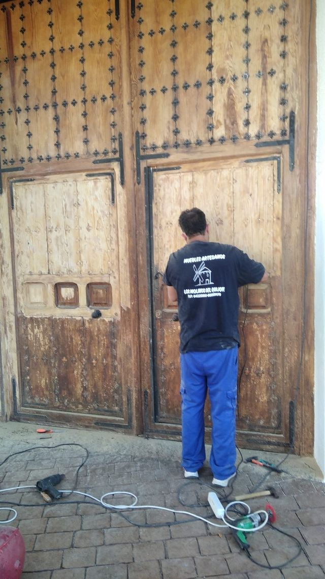 RESTAURO di porte e mobili