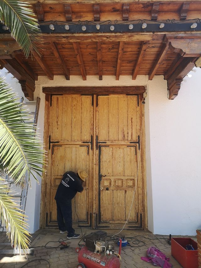 RESTAURO di porte e mobili